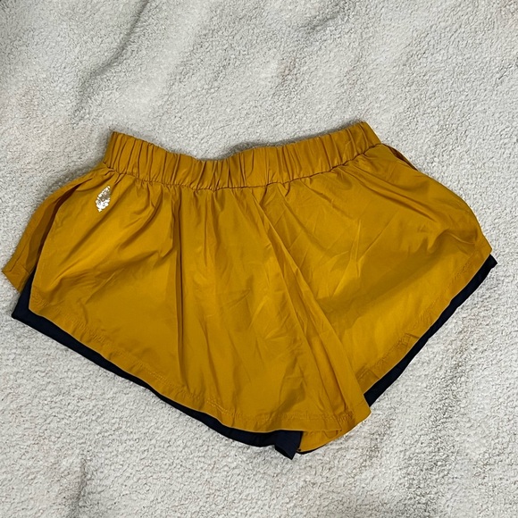 NWOT FP Movement Run For It Shorts Size S - Picture 4 of 5